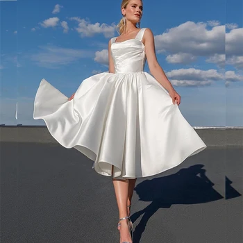 Короткое свадебное платье Простые атласные свадебные платья Трапециевидной формы на тонких бретельках, Белое Женское платье длиной до колен без рукавов, Великолепный пляж